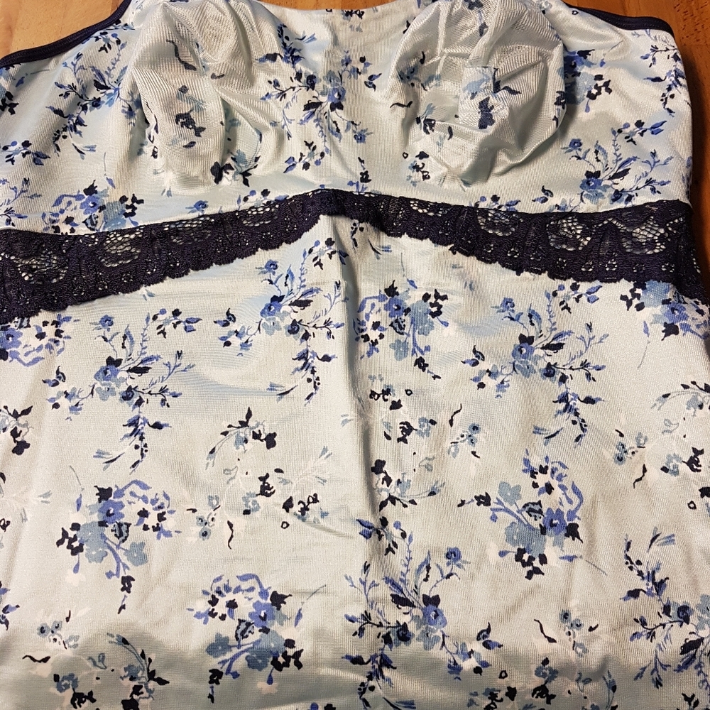 Ruby Ribbon Cami and bra bundle size 40